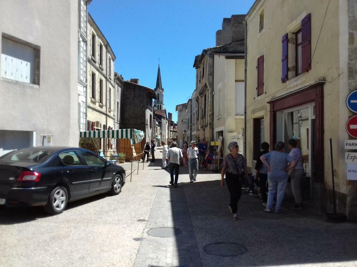 Les Gites Du Thouet Saint-Loup-Lamaire Exterior foto