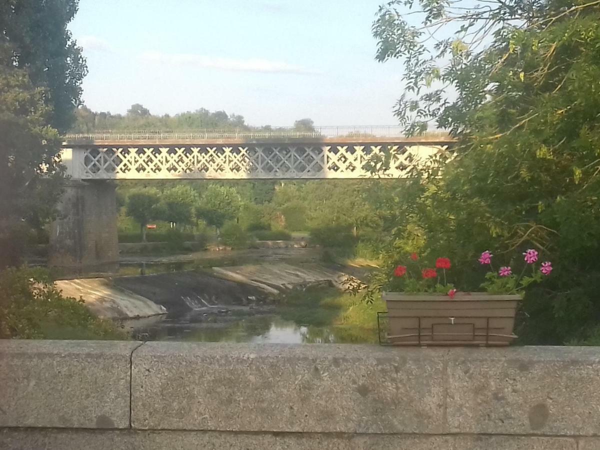 Les Gites Du Thouet Saint-Loup-Lamaire Exterior foto