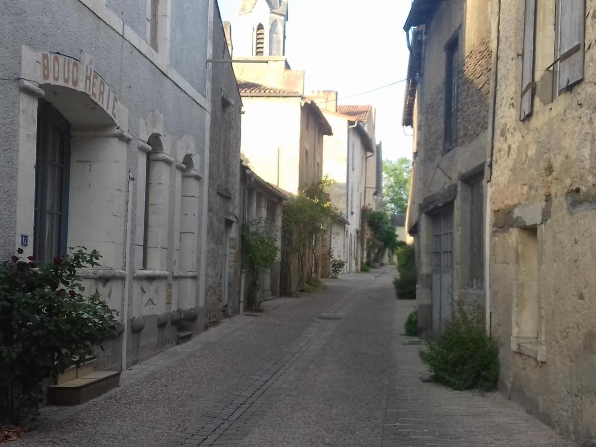 Les Gites Du Thouet Saint-Loup-Lamaire Exterior foto