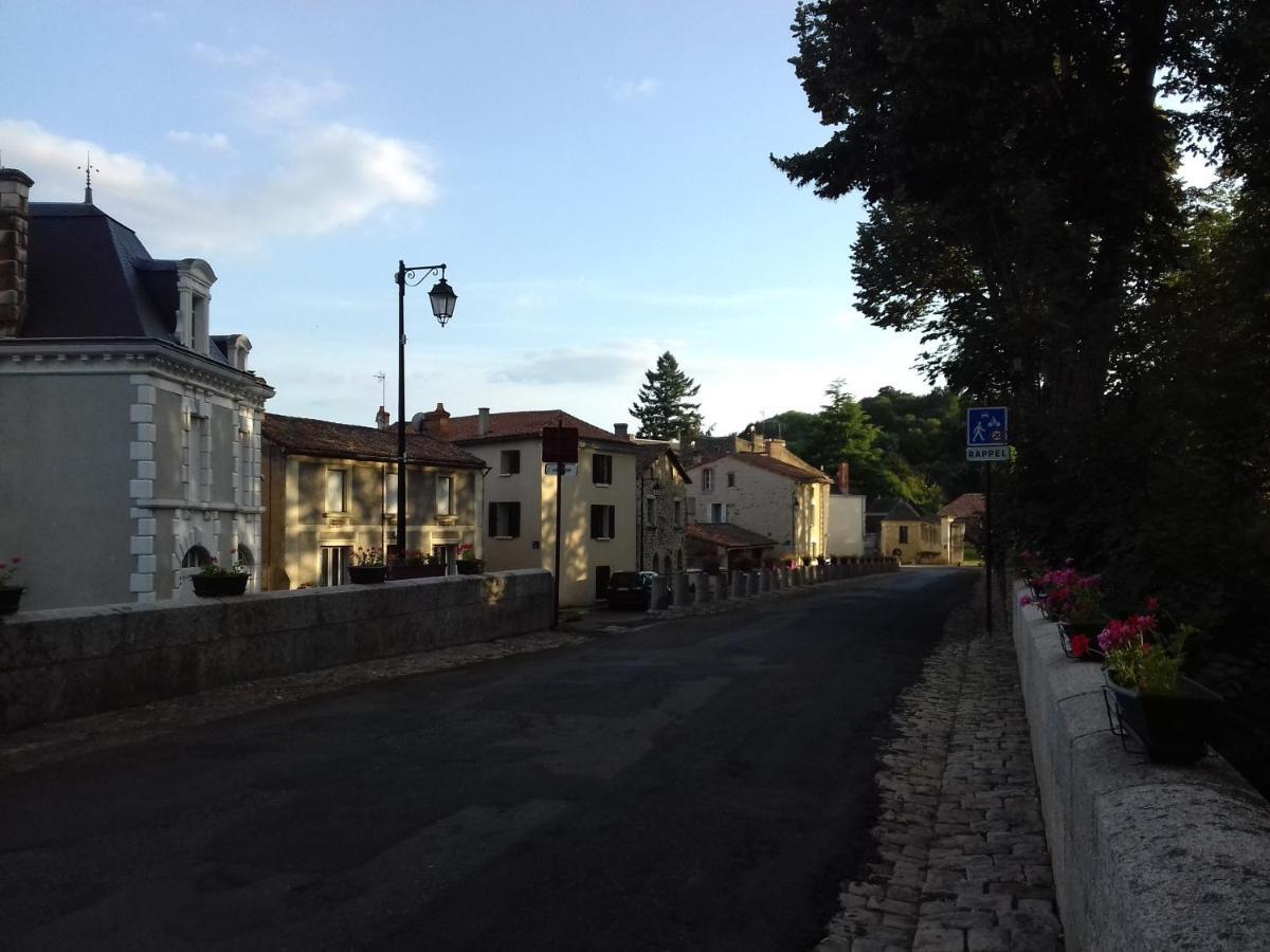 Les Gites Du Thouet Saint-Loup-Lamaire Exterior foto